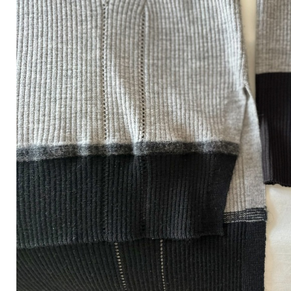 Gently used Rag and Bone merino wool turtleneck sweater  sweater. Size small - Picture 2 of 8